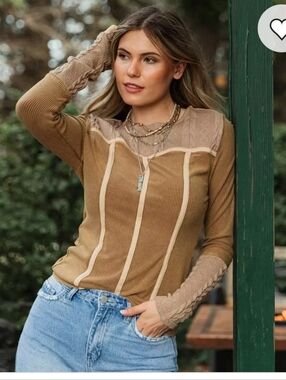 NWT Buckle Two-Tone Corded Knit Long Sleeve Top in Beige